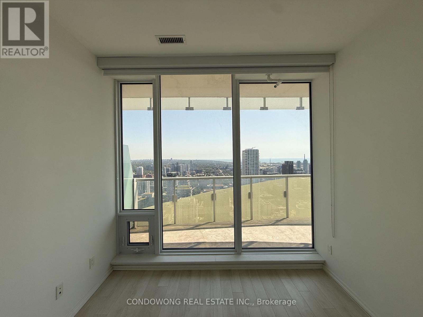 4505 - 197 YONGE STREET