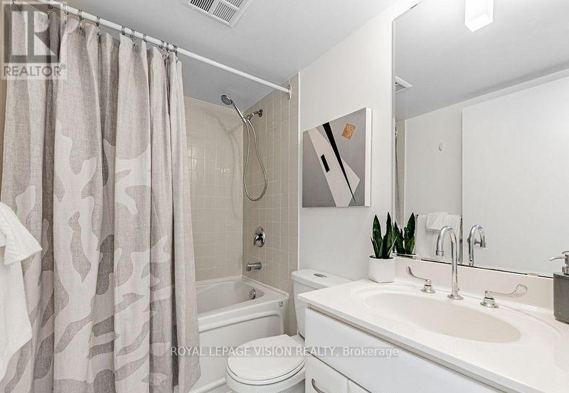 3308 - 38 Lee Centre Drive, Toronto, Ontario  M1H 3J7 - Photo 12 - E13626748