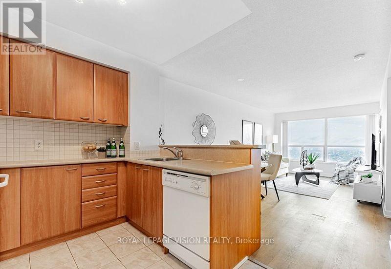 3308 - 38 Lee Centre Drive, Toronto, Ontario  M1H 3J7 - Photo 2 - E13626748