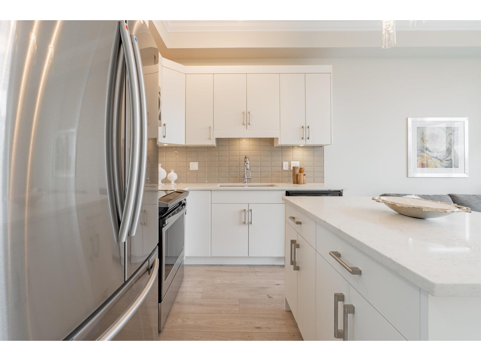 608 13799 101 Avenue, Surrey, British Columbia  V3T 0N9 - Photo 5 - R3151673