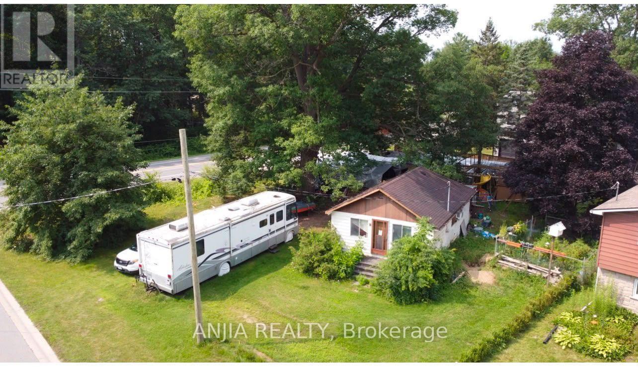 2 Oak Avenue, East Gwillimbury, Ontario  L9N 1A1 - Photo 1 - N13626826