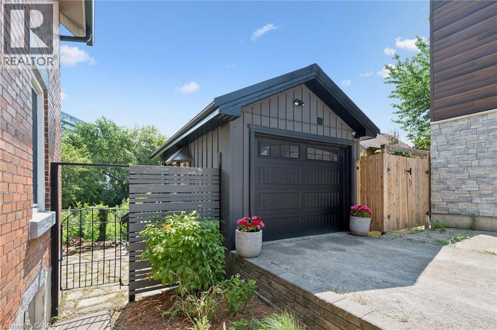 131 Surrey Street E, Guelph, Ontario  N1H 3R1 - Photo 2 - 40842679
