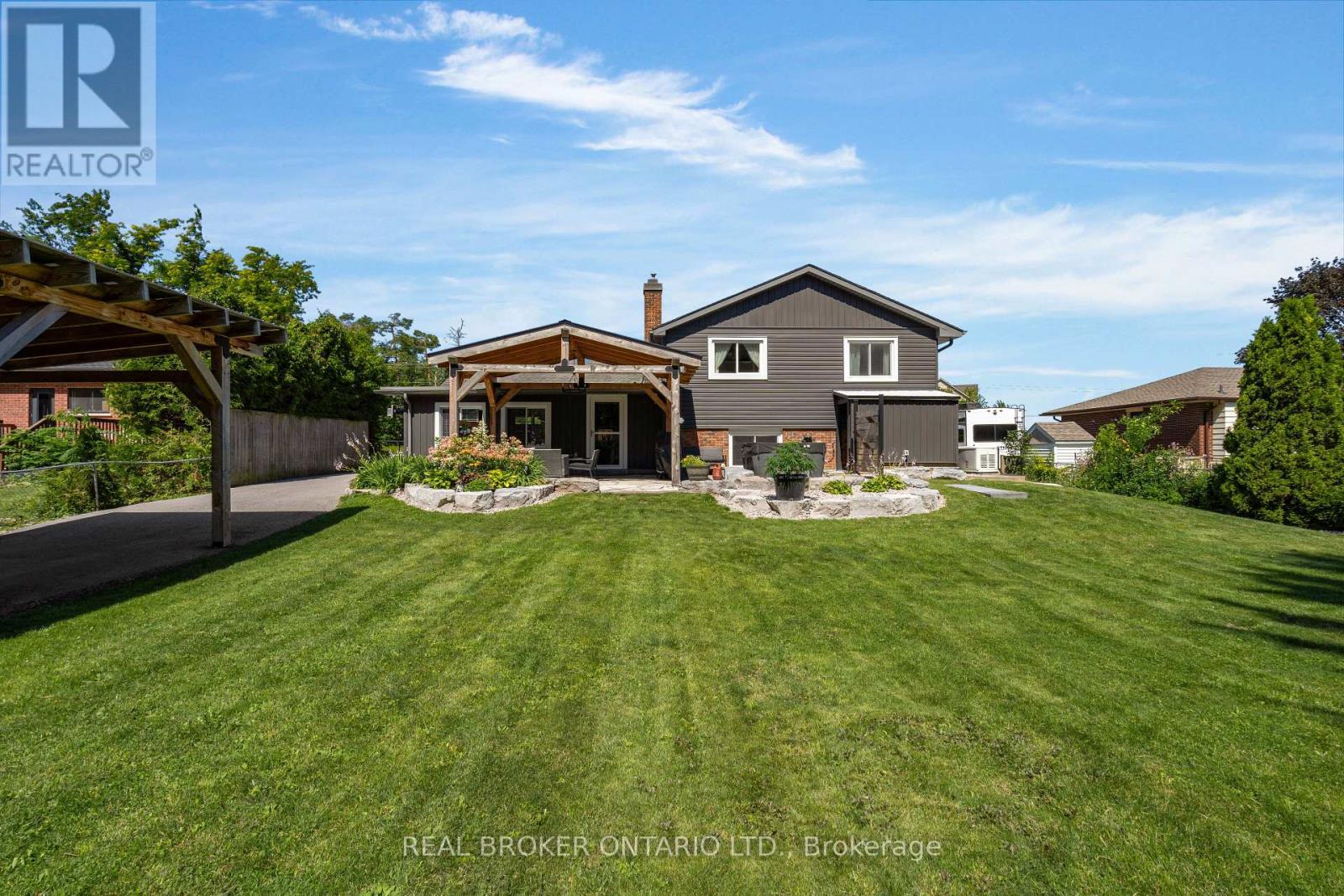 975 Sunnidale Road, Springwater, Ontario  L9X 0T6 - Photo 3 - S13626754