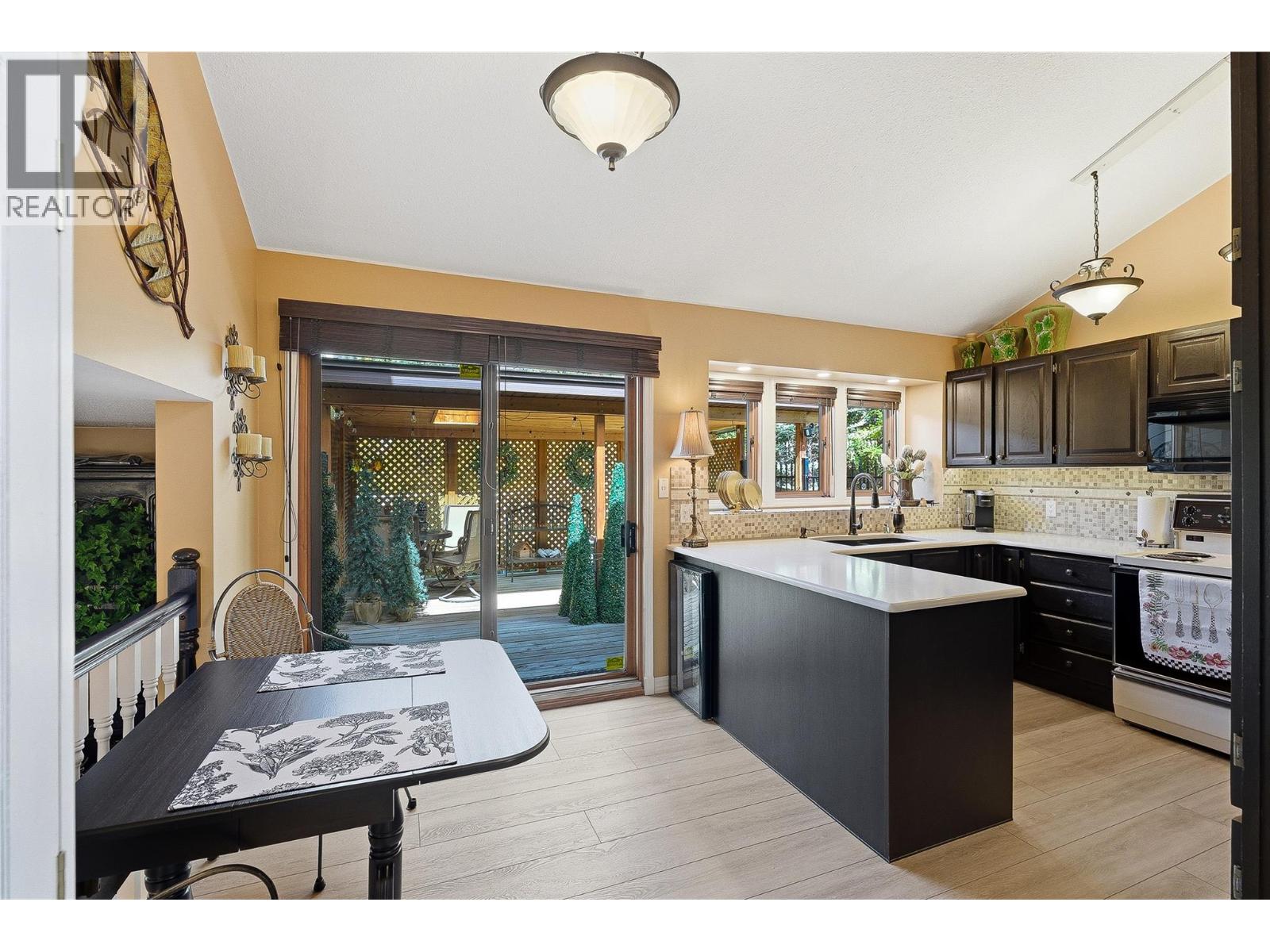 2463 Irvine Avenue, Merritt, British Columbia  V1K 4H4 - Photo 14 - 10384982