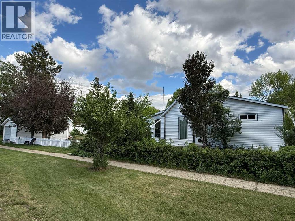 204 Whitney Street, Carmangay, Alberta