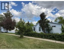 204 Whitney Street, Carmangay, Alberta