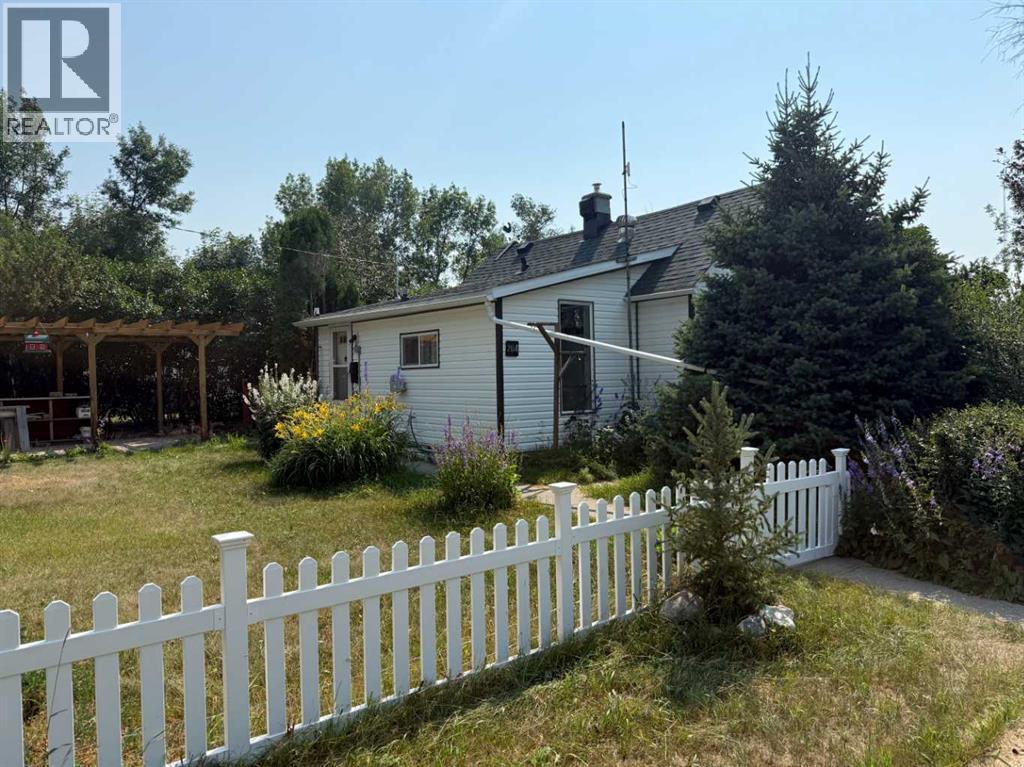 204 Whitney Street, Carmangay, Alberta  T0L 0N0 - Photo 6 - A2332316
