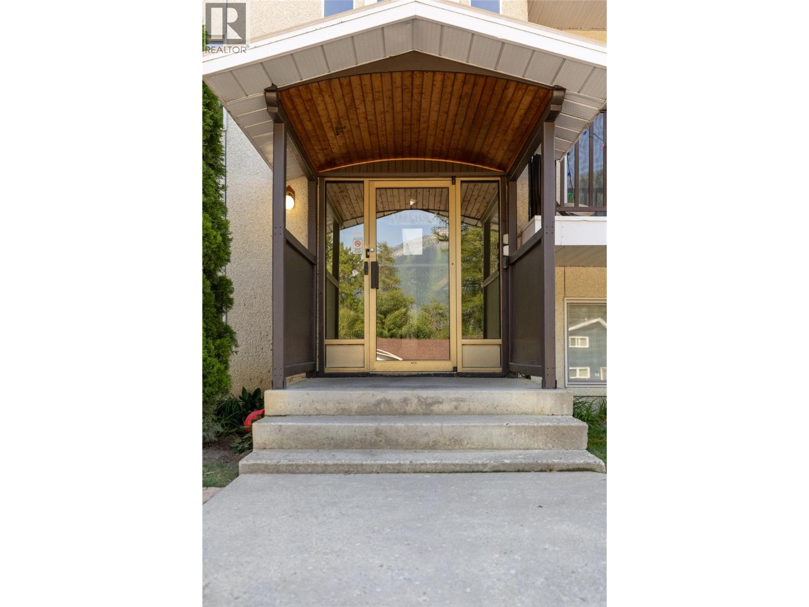 40 Ridgemont Avenue Unit# 101, Fernie, British Columbia  V0B 1M2 - Photo 4 - 10396577