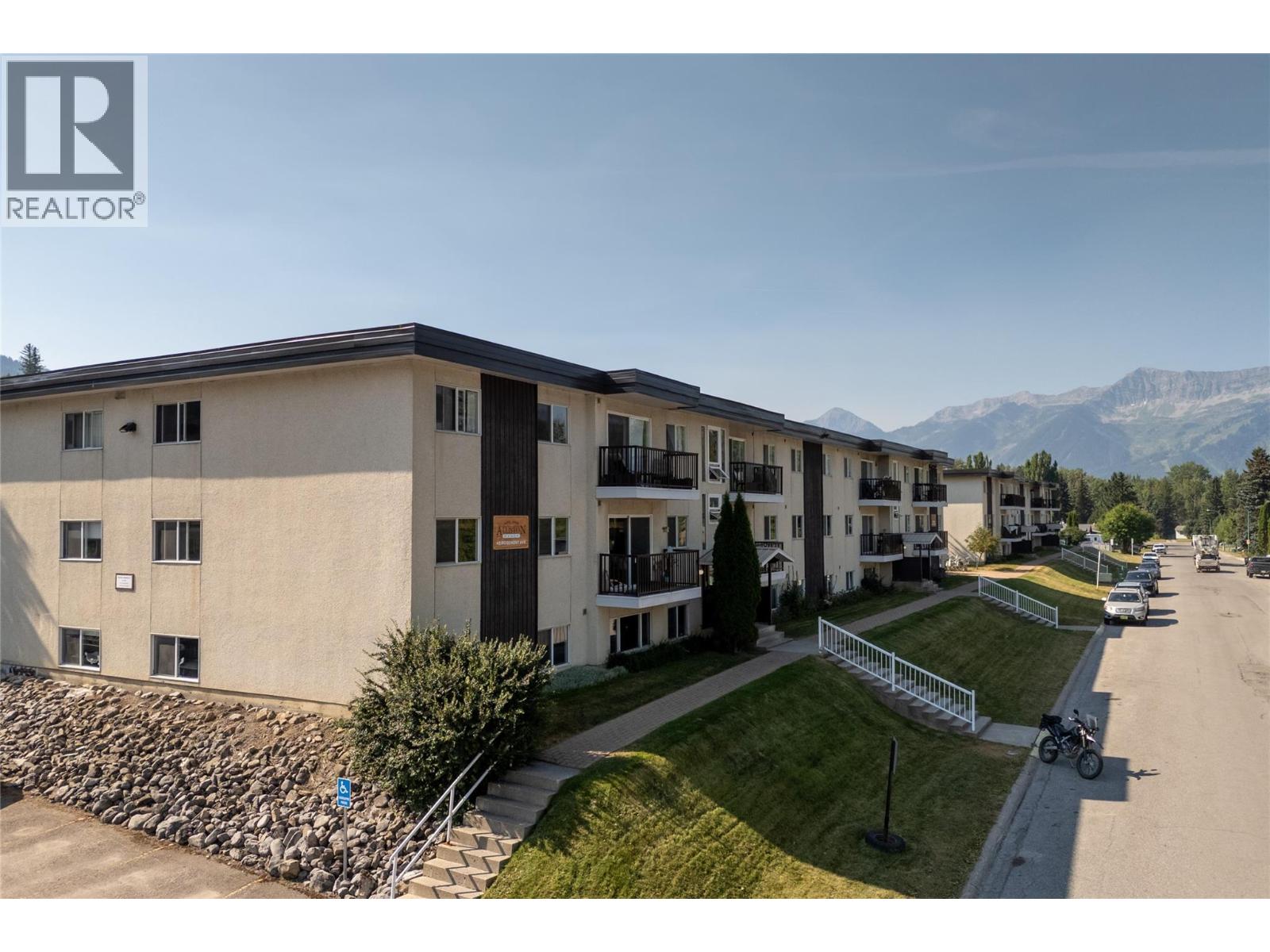 40 Ridgemont Avenue Unit# 101, Fernie, British Columbia  V0B 1M2 - Photo 1 - 10396577