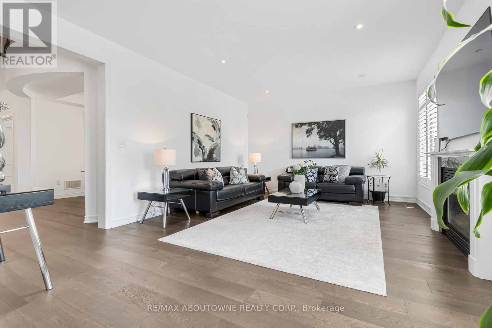 3308 Liptay Avenue, Oakville, Ontario  L6M 0N1 - Photo 10 - W13626770