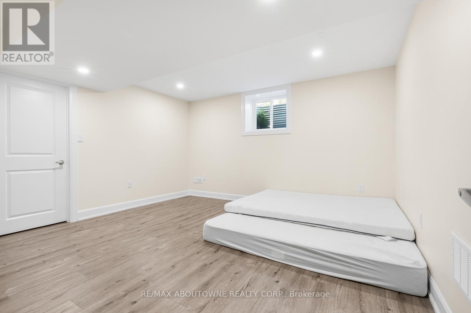 3308 Liptay Avenue, Oakville, Ontario  L6M 0N1 - Photo 40 - W13626770