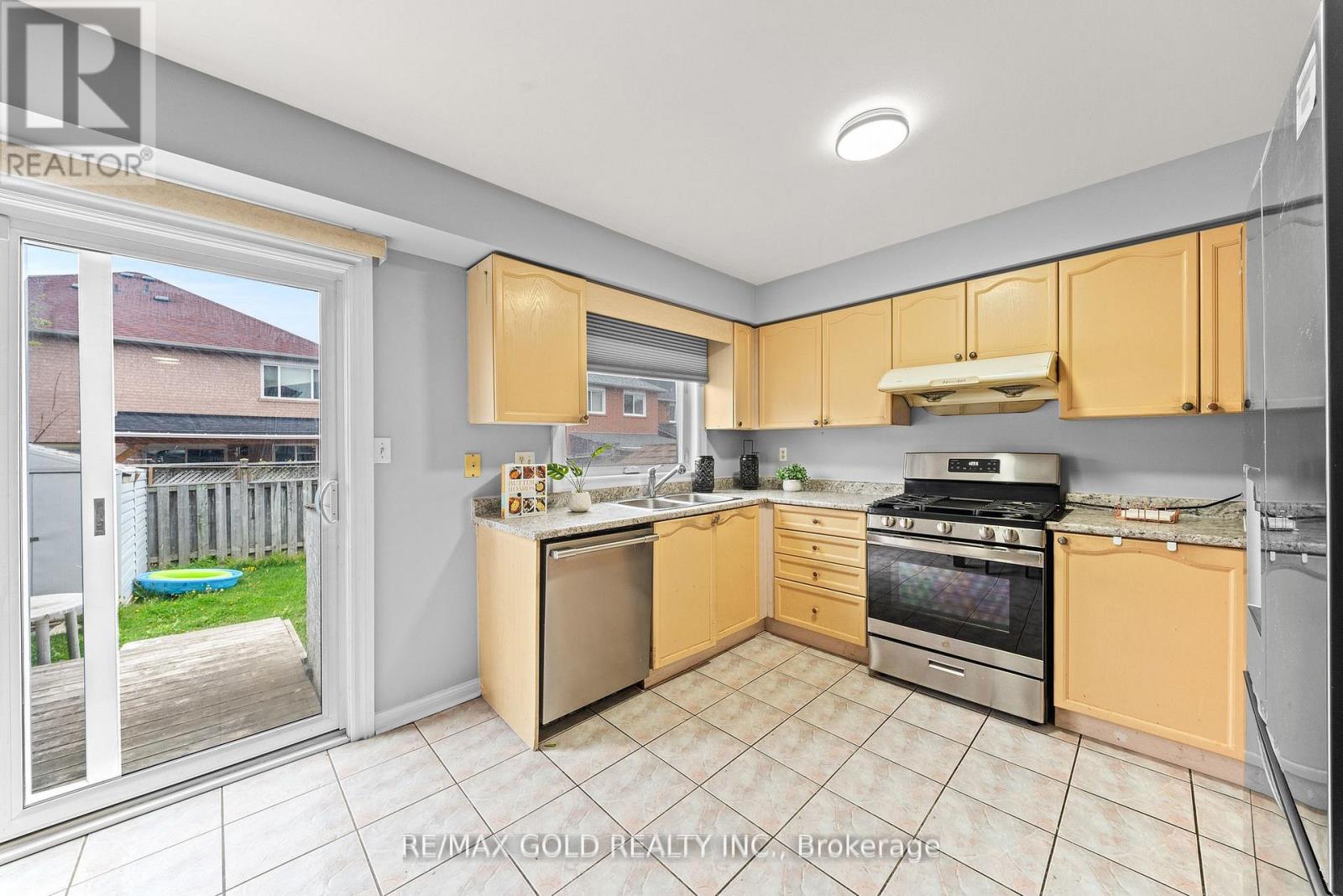 92 Dandelion Road, Brampton, Ontario  L6R 1Y1 - Photo 15 - W13626790