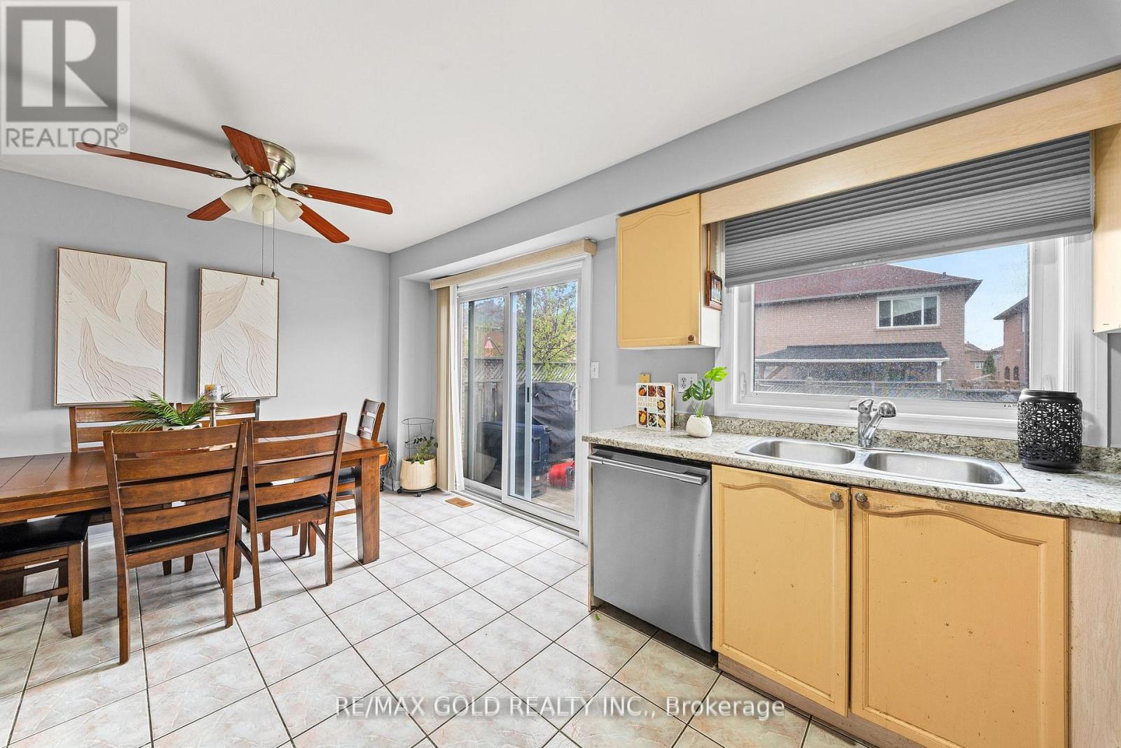 92 Dandelion Road, Brampton, Ontario  L6R 1Y1 - Photo 16 - W13626790