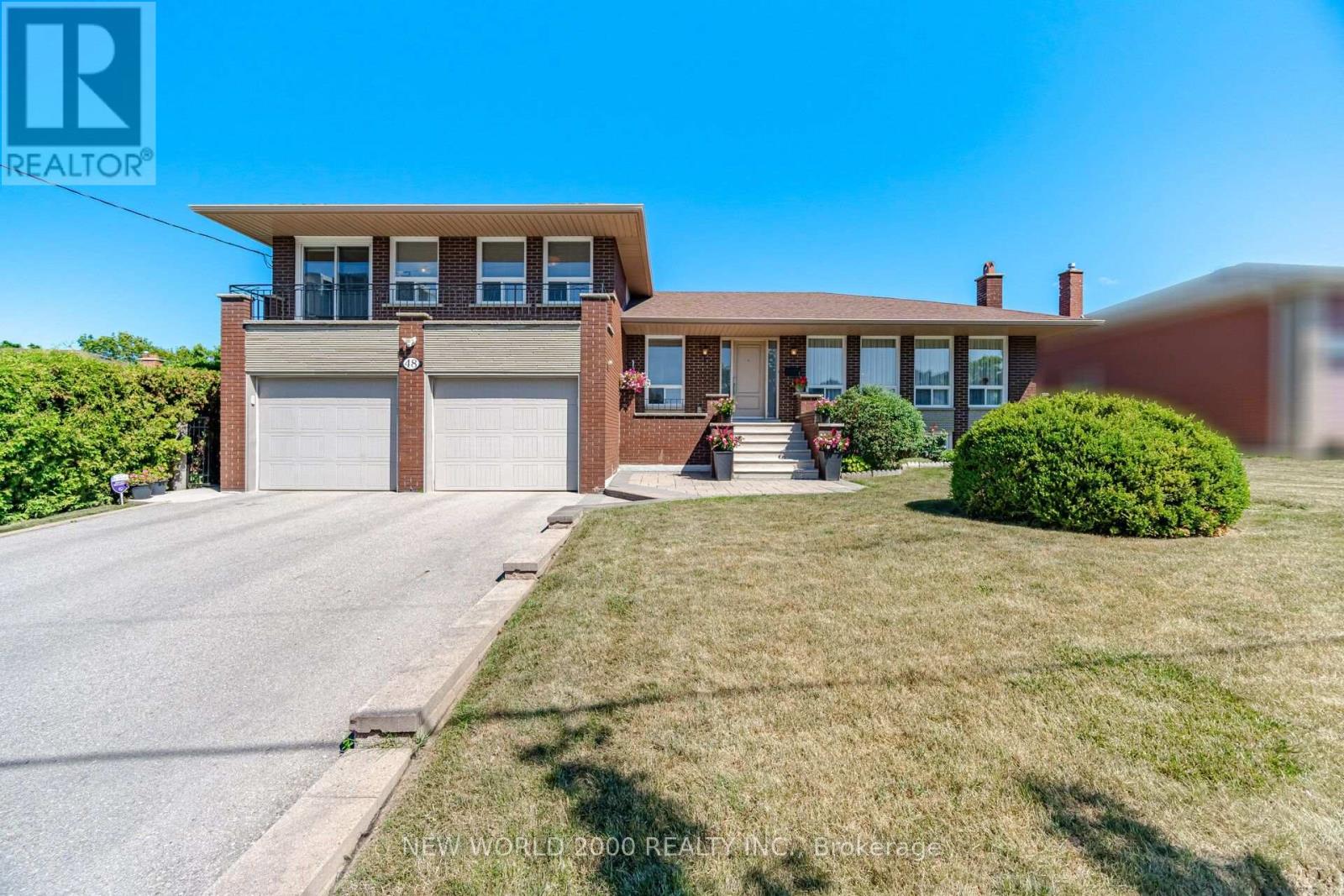 <div class="slider-price">$1,399,900</div><p>48 Clair Road, Toronto, Ontario</p>