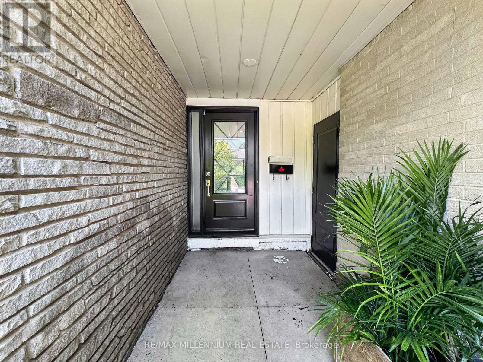 19 Cardwell Street, Orangeville, Ontario  L9W 2V7 - Photo 1 - W13626820