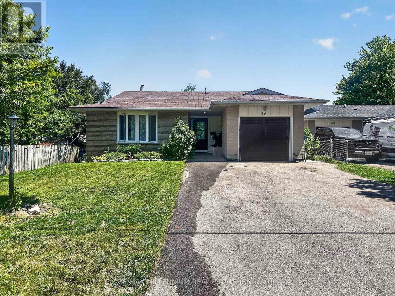 19 Cardwell Street, Orangeville, Ontario  L9W 2V7 - Photo 3 - W13626820