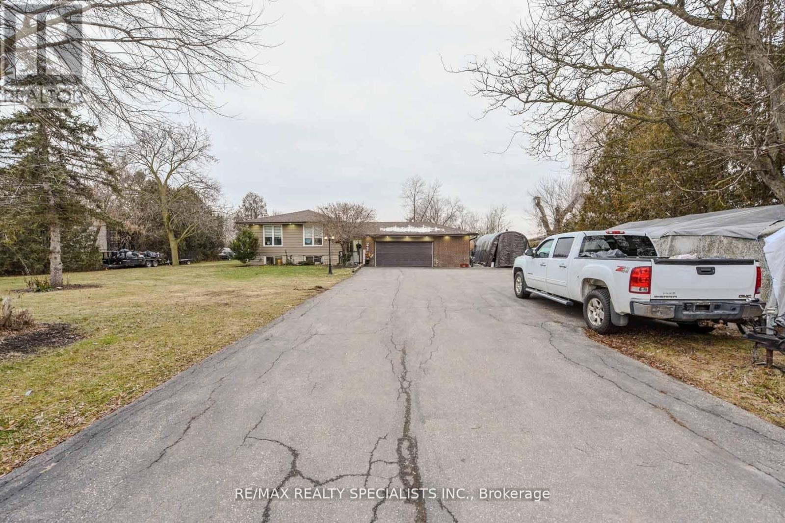 8136 Hornby Road, Halton Hills, Ontario  L0P 1E0 - Photo 2 - W13626834