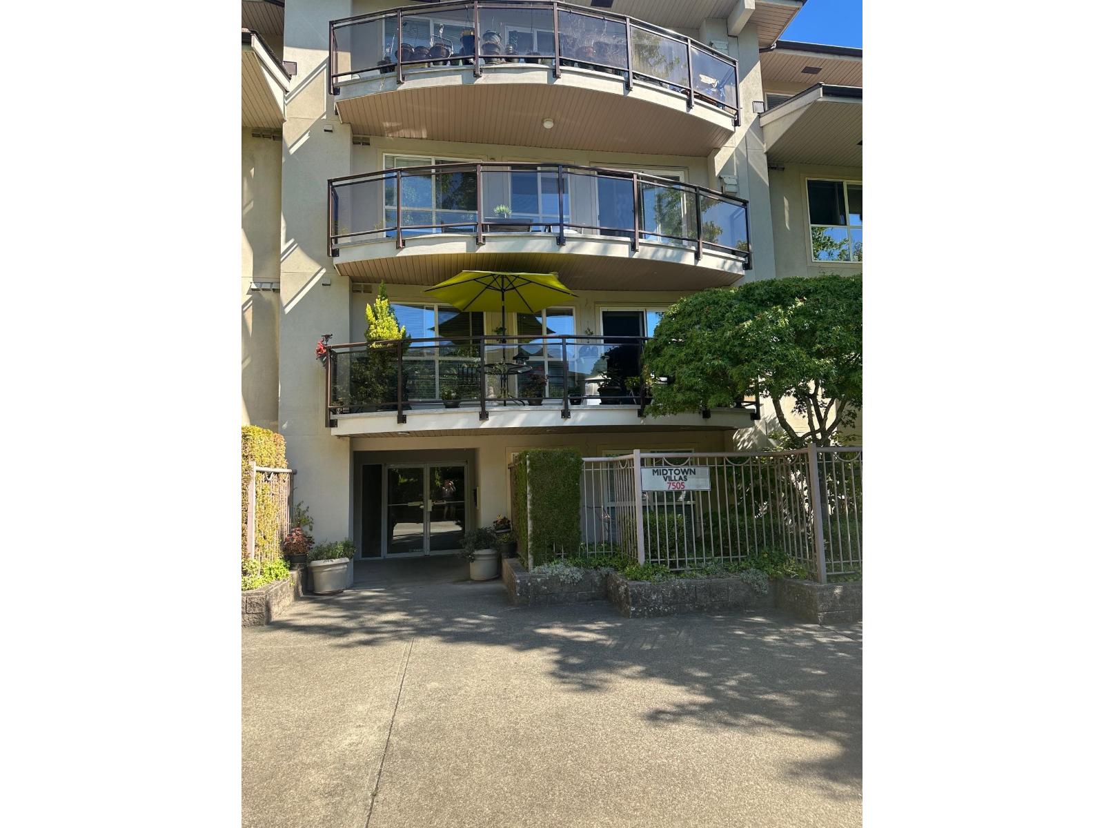 212 7505 138 Street, Surrey, British Columbia  V3W 0W6 - Photo 1 - R3150774