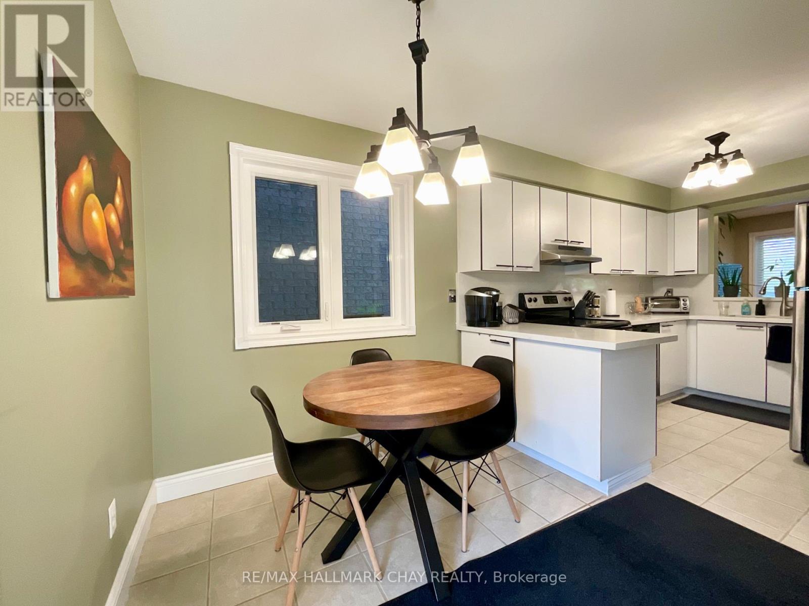 14 Gardenia Way, Caledon, Ontario  L7C 1B2 - Photo 4 - W13615500