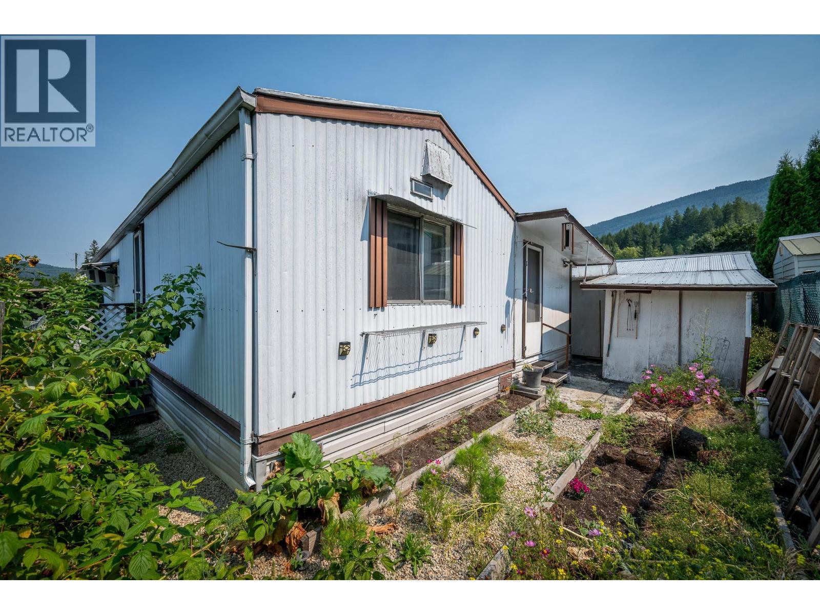 5280 69 Avenue NE, Salmon Arm, British Columbia V0E 1K0 - Photo 24 - 10396156