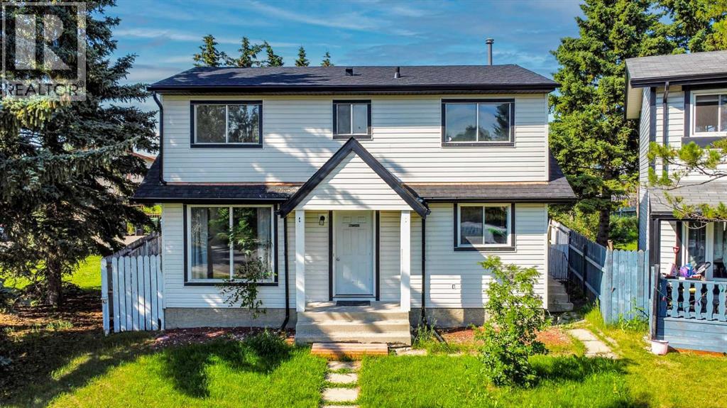 36 Falton Court NE, Calgary, Alberta  T3J 1J3 - Photo 3 - A2331095