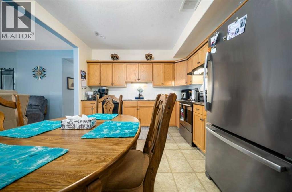 2, 10 Broadway Court NW, Redcliff, Alberta T0J 2P2 - Photo 12 - A2333598
