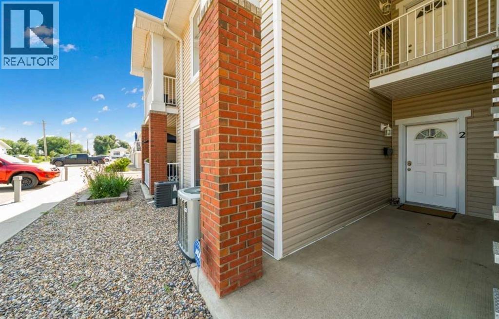 2, 10 Broadway Court NW, Redcliff, Alberta T0J 2P2 - Photo 5 - A2333598