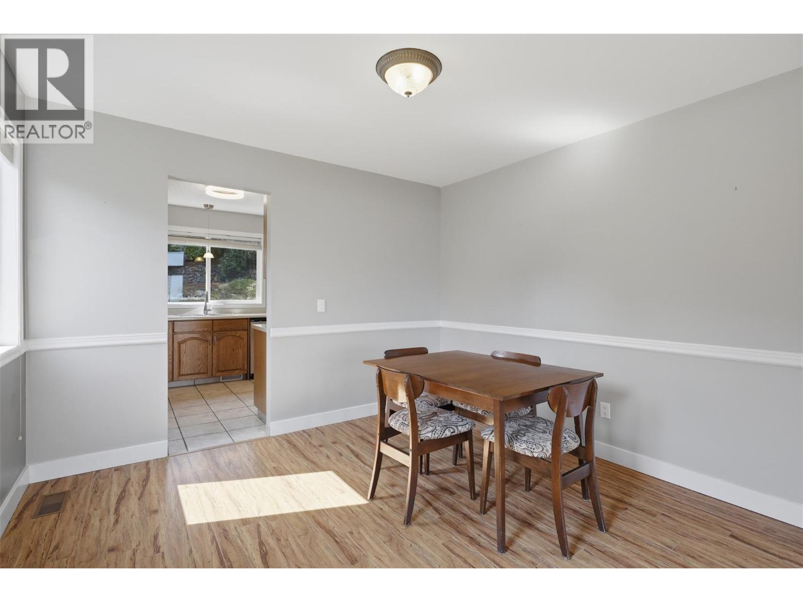 862 Greybriar Court, Kamloops, British Columbia  V1S 1K5 - Photo 11 - 10396561