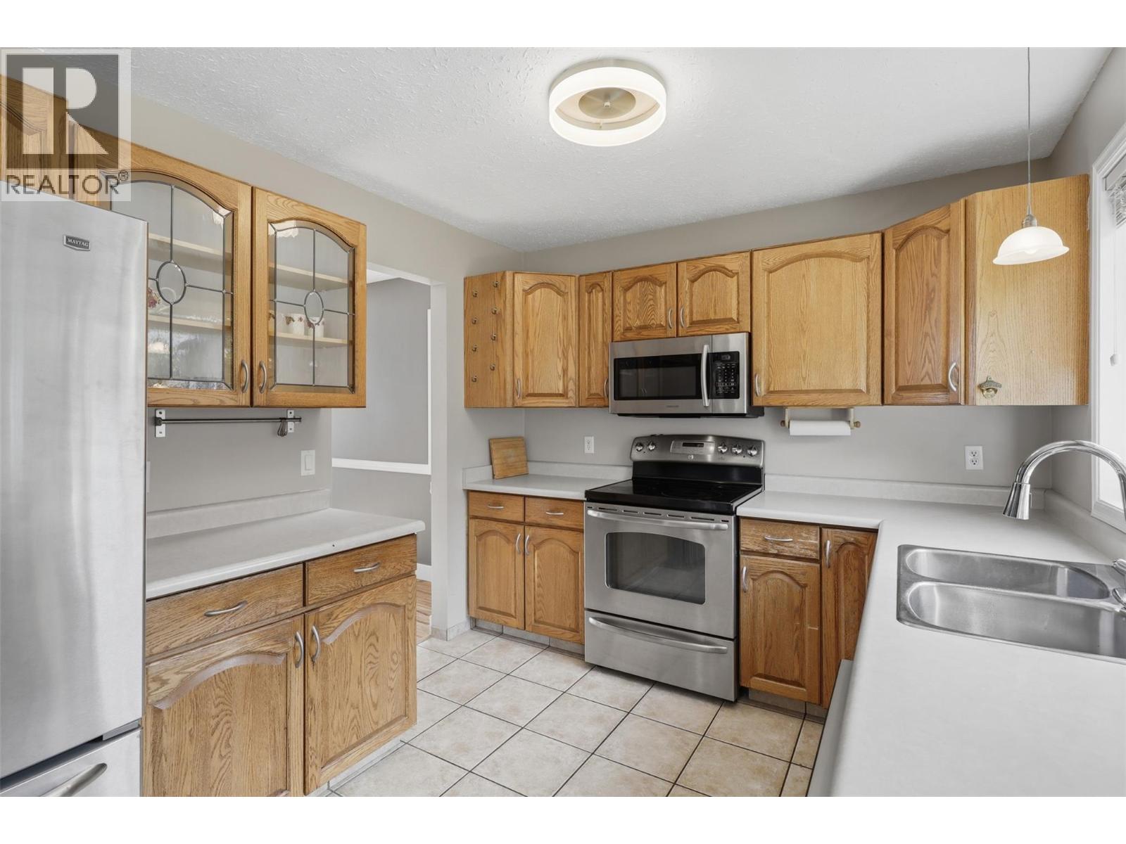862 Greybriar Court, Kamloops, British Columbia  V1S 1K5 - Photo 14 - 10396561