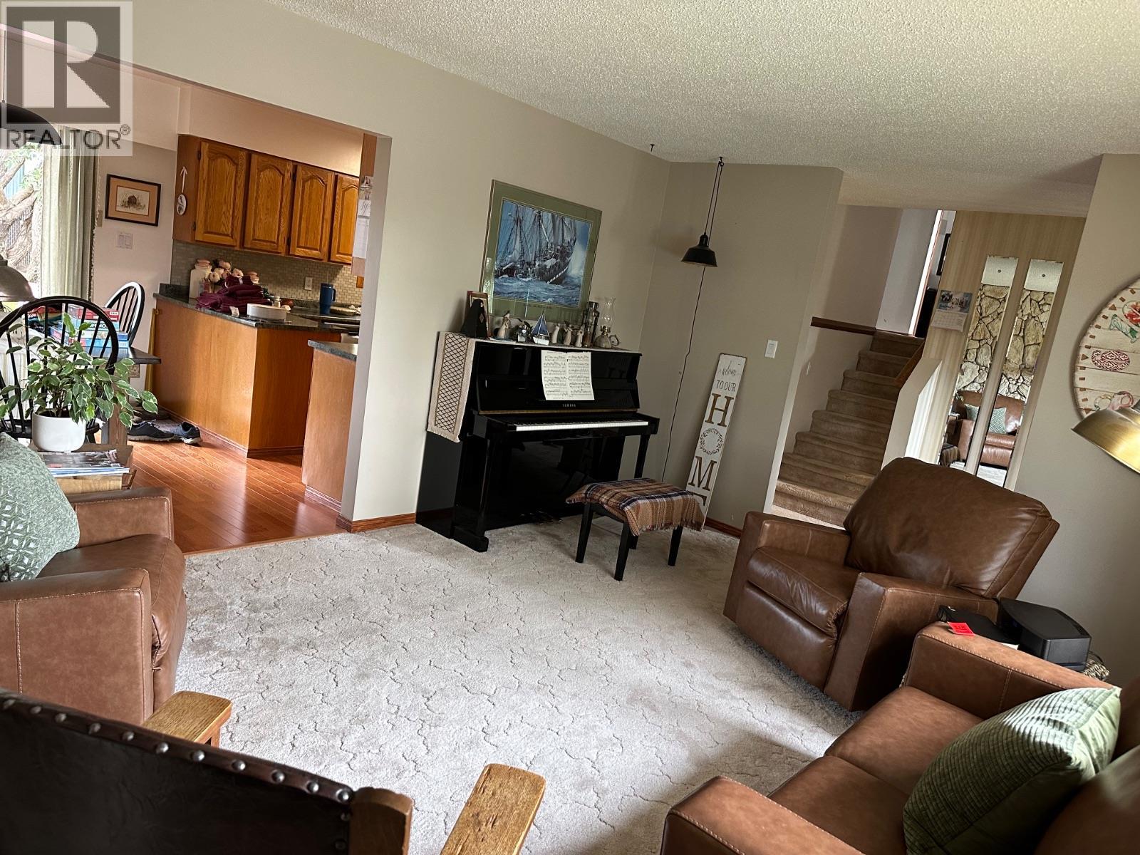 5128 44 Place NE, Chetwynd, British Columbia  V0C 1J0 - Photo 8 - 10396519