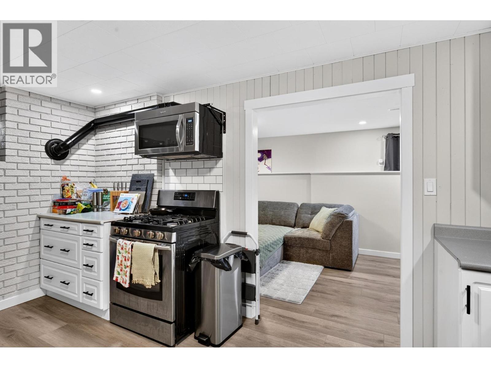 4202 16 Avenue, Vernon, British Columbia  V1T 6P1 - Photo 15 - 10396479