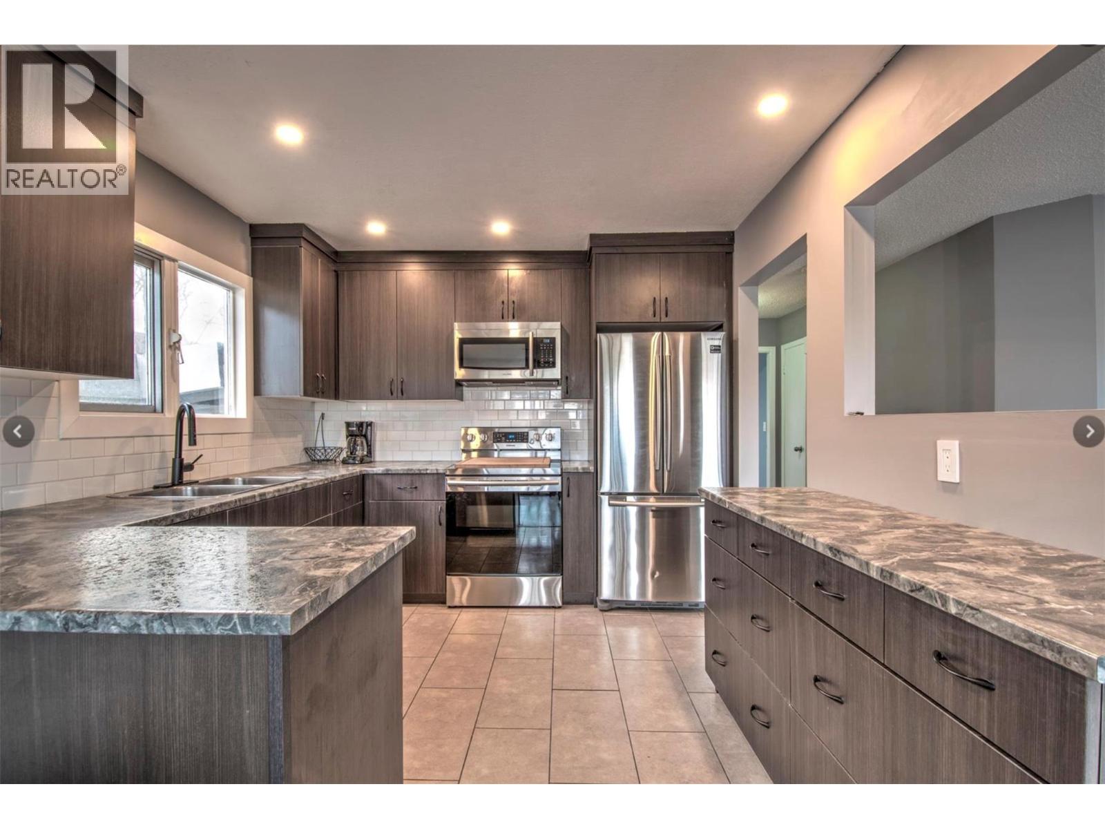4202 16 Avenue, Vernon, British Columbia  V1T 6P1 - Photo 2 - 10396479