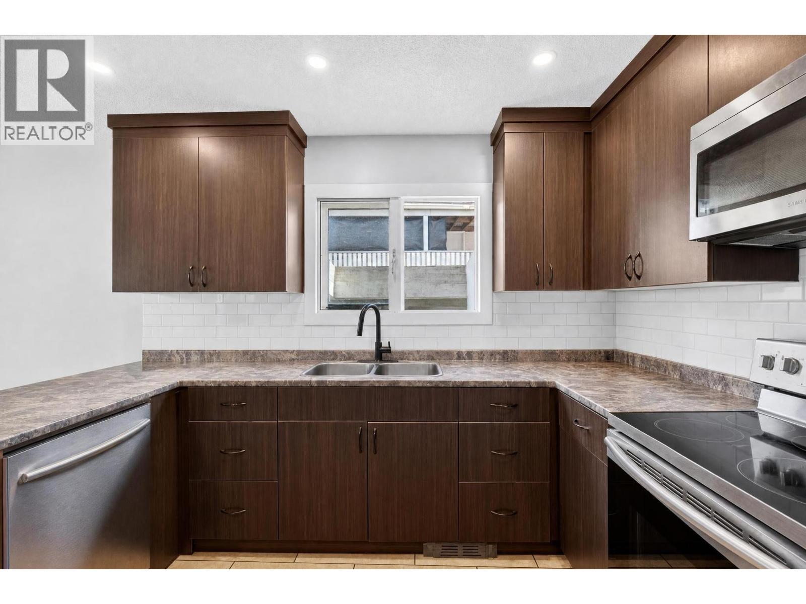 4202 16 Avenue, Vernon, British Columbia  V1T 6P1 - Photo 4 - 10396479