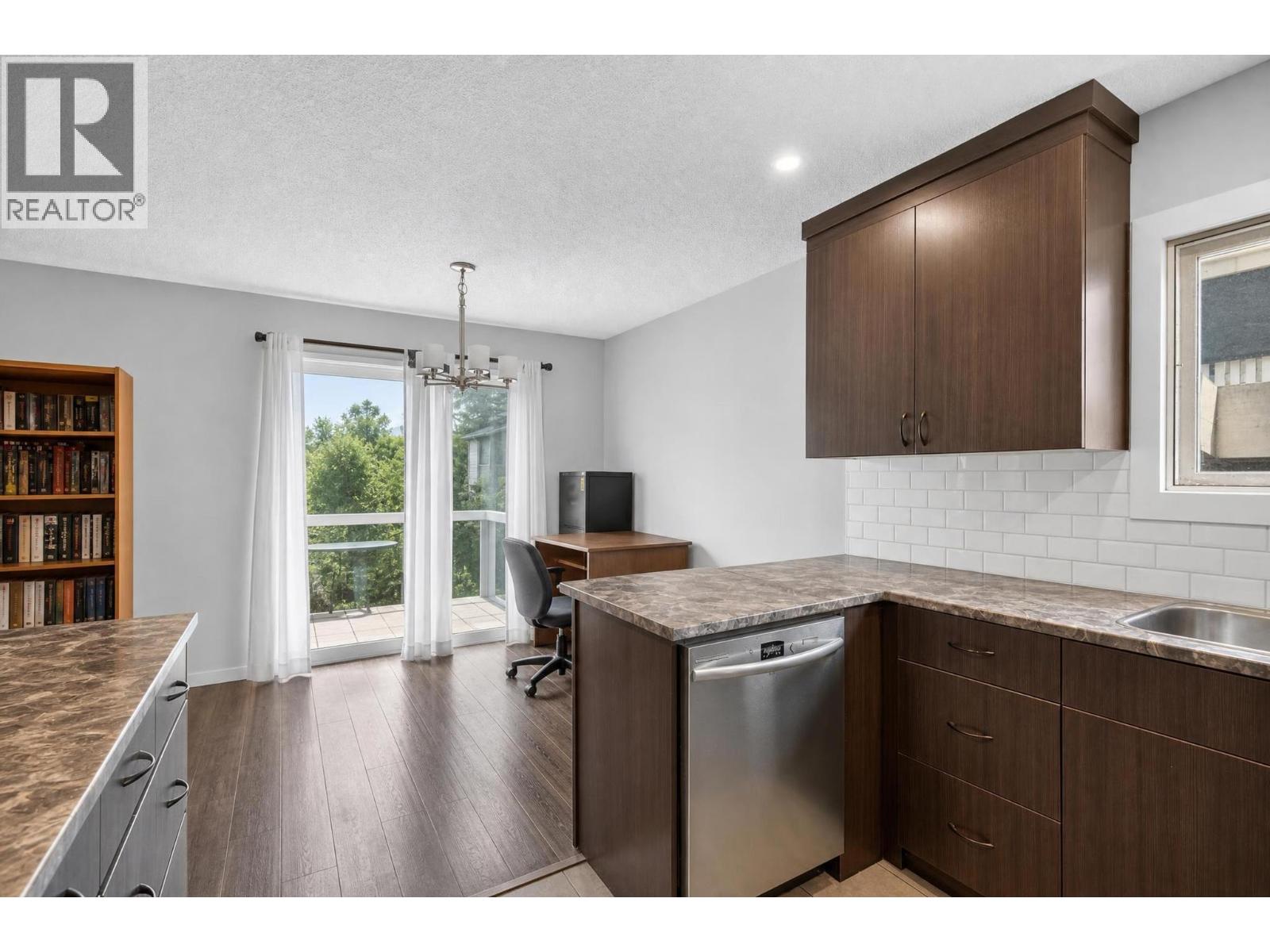 4202 16 Avenue, Vernon, British Columbia  V1T 6P1 - Photo 5 - 10396479