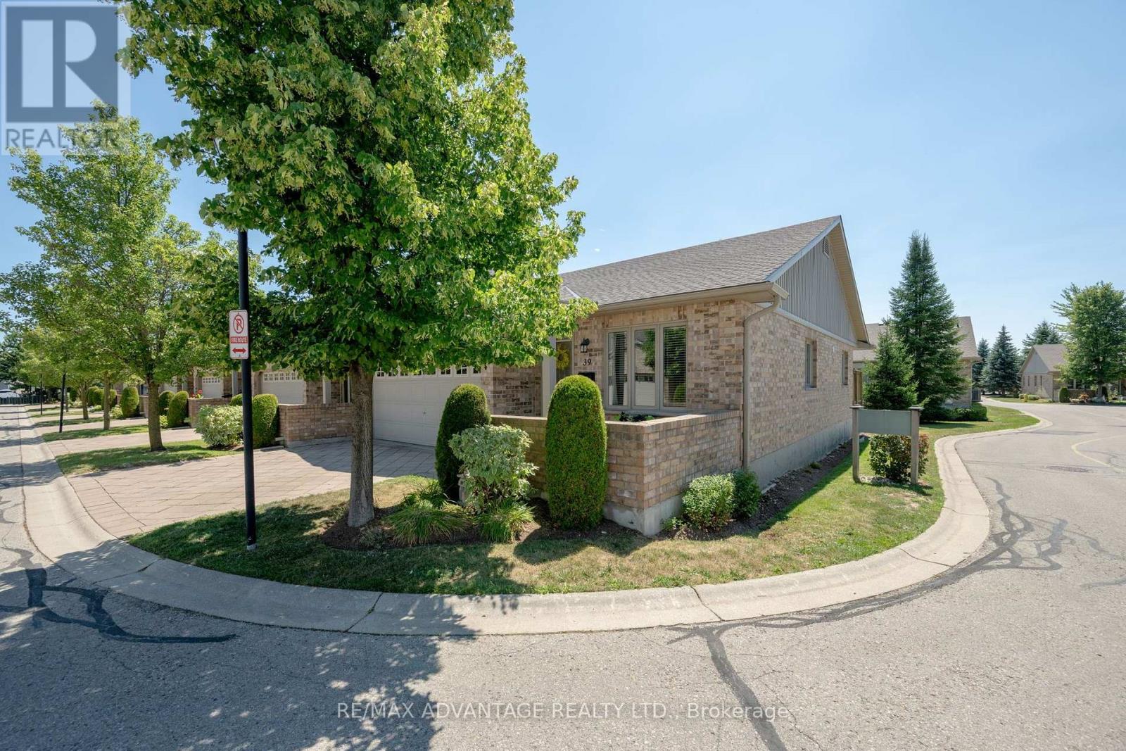 39 - 620 Thistlewood Drive, London North, Ontario  N5X 0A9 - Photo 3 - X13627006