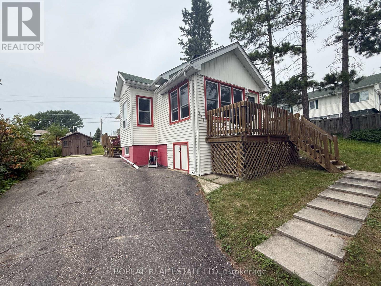 357 Fifth Avenue, Cochrane, Ontario  P0L 1C0 - Photo 3 - T13626956