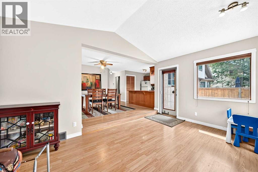 216 Millbank Road SW, Calgary, Alberta  T2Y 2Z2 - Photo 7 - A2332279