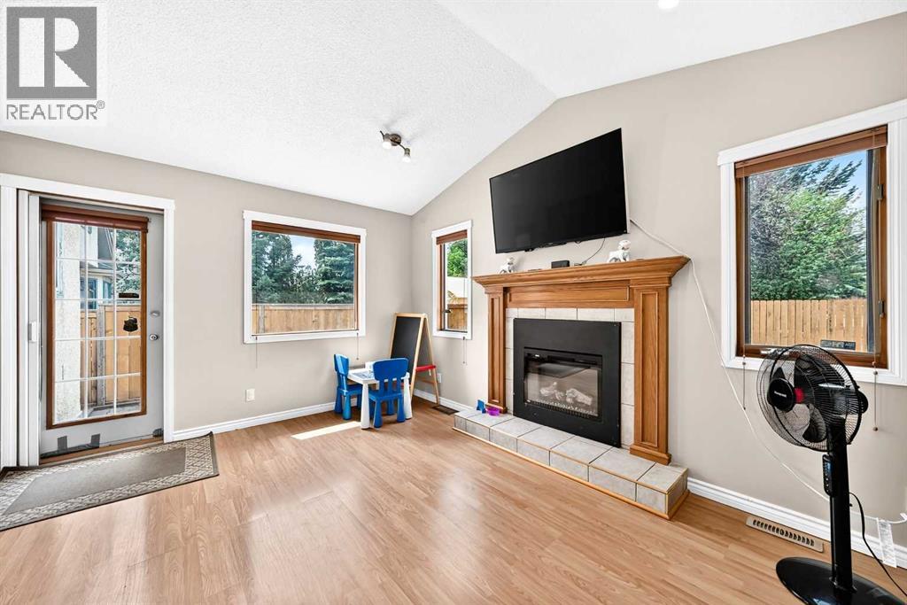 216 Millbank Road SW, Calgary, Alberta  T2Y 2Z2 - Photo 6 - A2332279