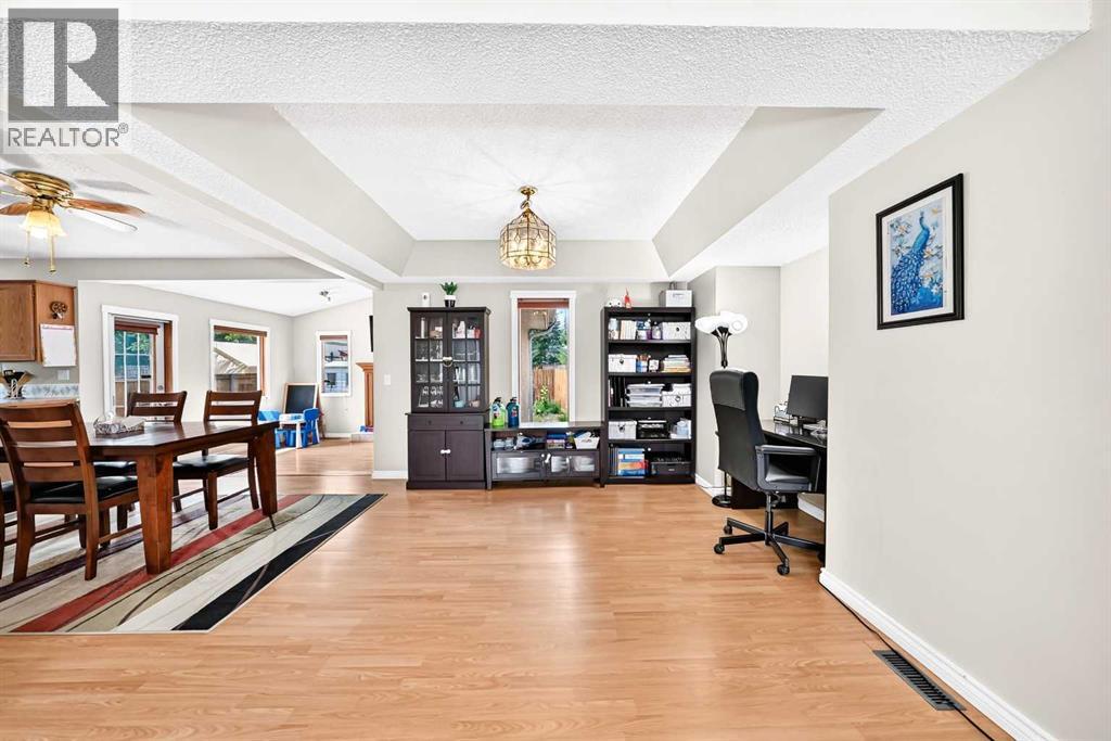 216 Millbank Road SW, Calgary, Alberta  T2Y 2Z2 - Photo 12 - A2332279