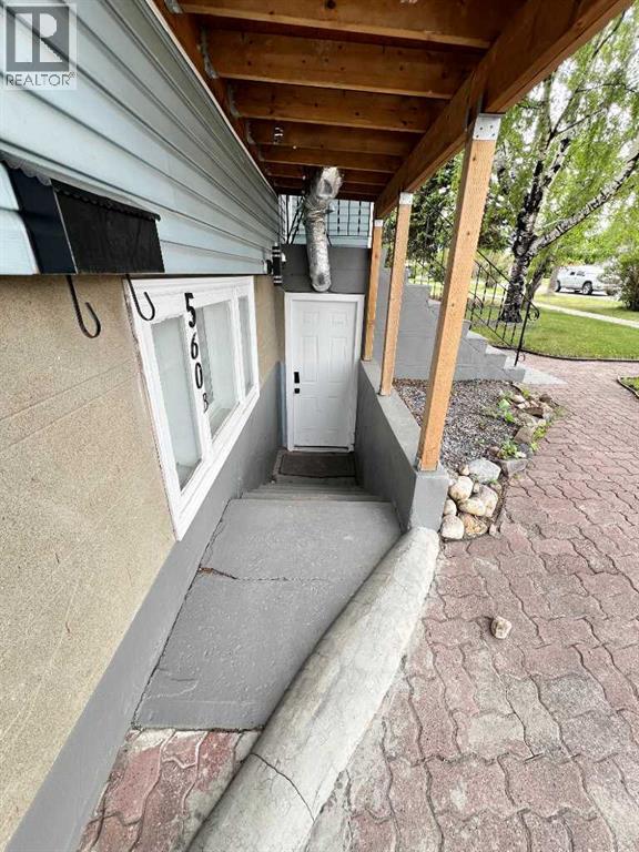 560 Northmount Drive NW, Calgary, Alberta  T2K 3J2 - Photo 19 - A2333027