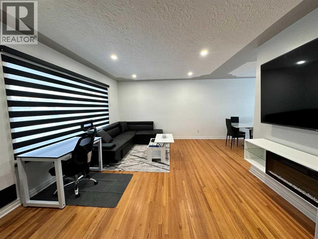 560 Northmount Drive NW, Calgary, Alberta  T2K 3J2 - Photo 10 - A2333027