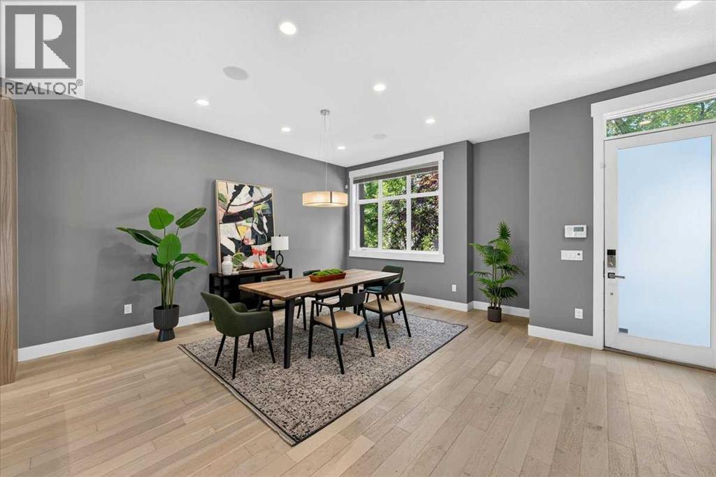 217 32 Avenue NW, Calgary, Alberta T2M 2P8 - Photo 3 - A2333284