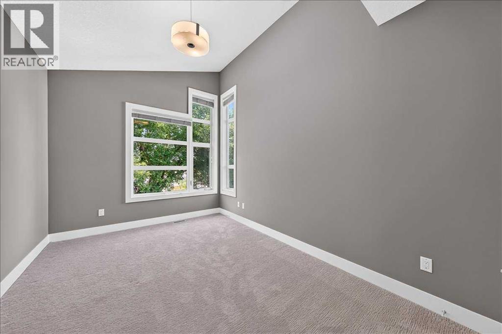 217 32 Avenue NW, Calgary, Alberta T2M 2P8 - Photo 38 - A2333284