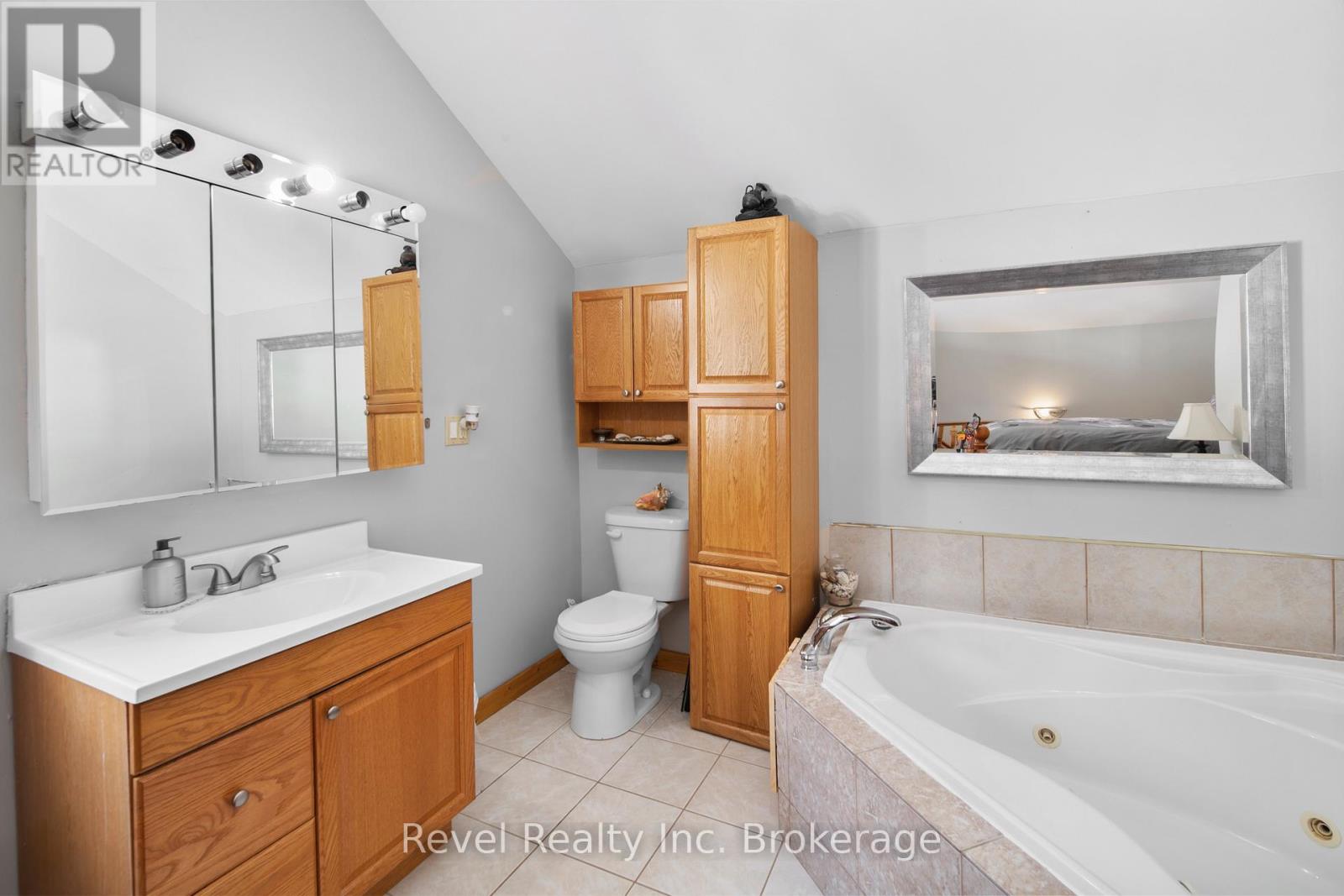 2242 Highway 124, Whitestone, Ontario  P0A 1G0 - Photo 24 - X13626976