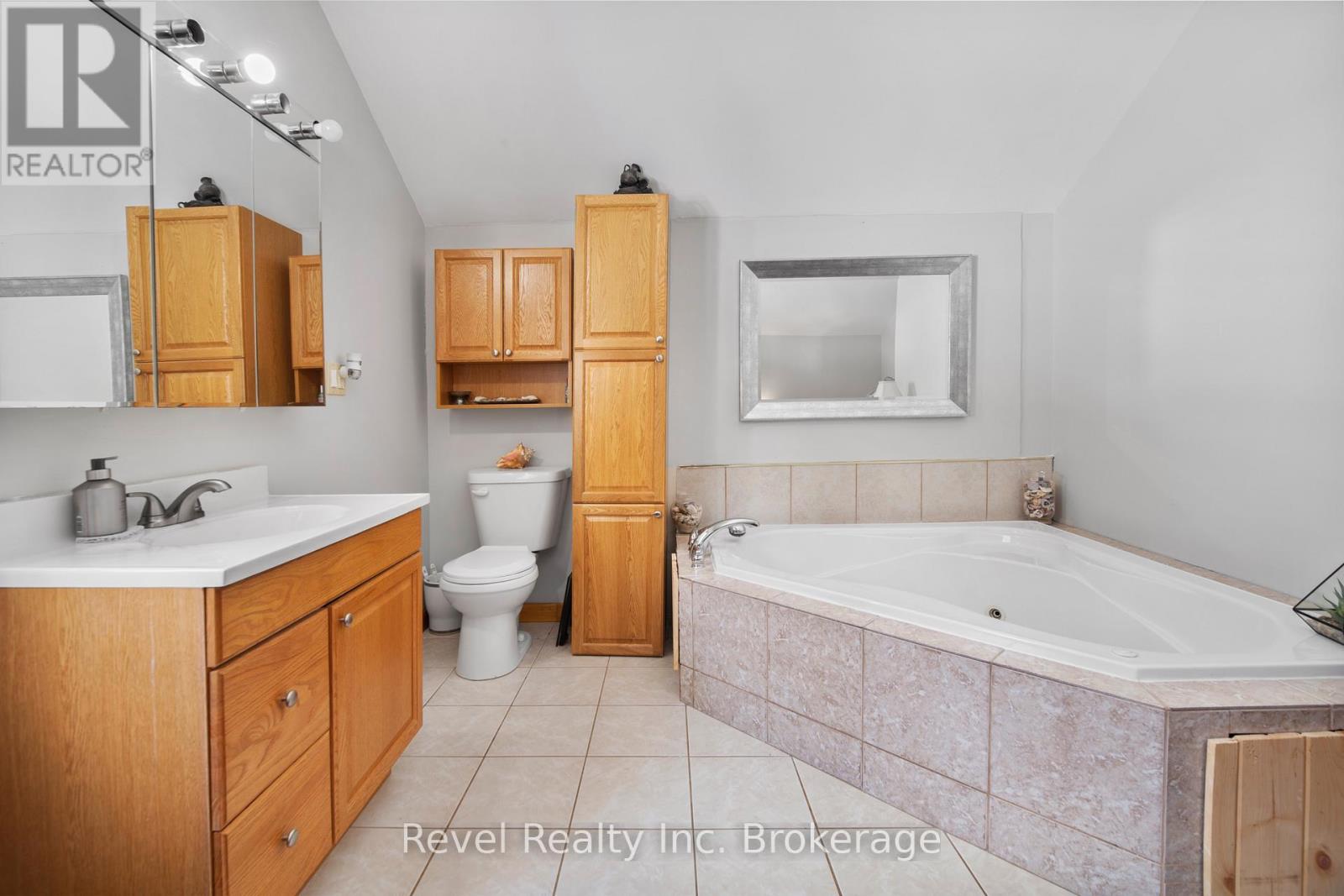 2242 Highway 124, Whitestone, Ontario  P0A 1G0 - Photo 26 - X13626976
