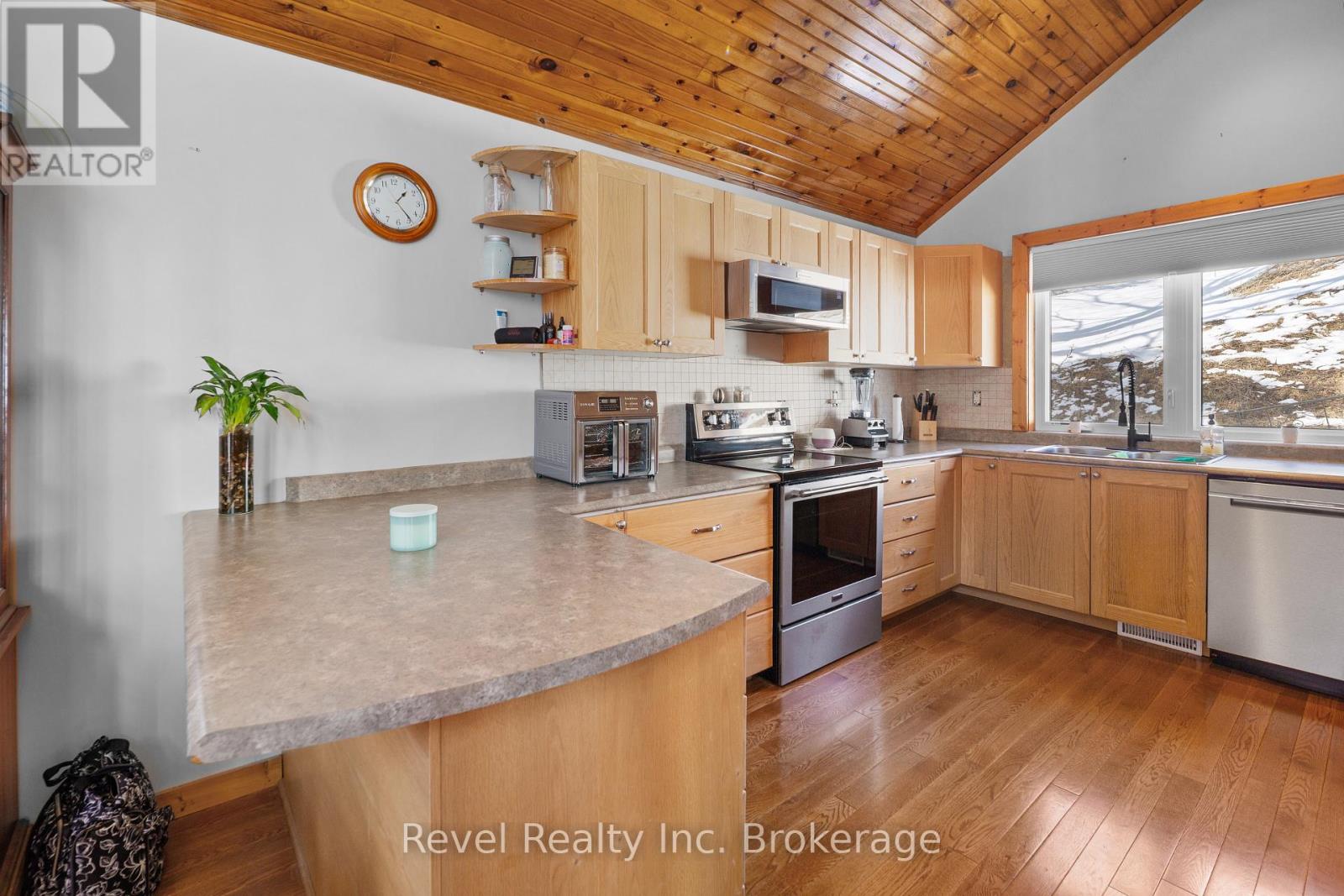 2242 Highway 124, Whitestone, Ontario  P0A 1G0 - Photo 5 - X13626976