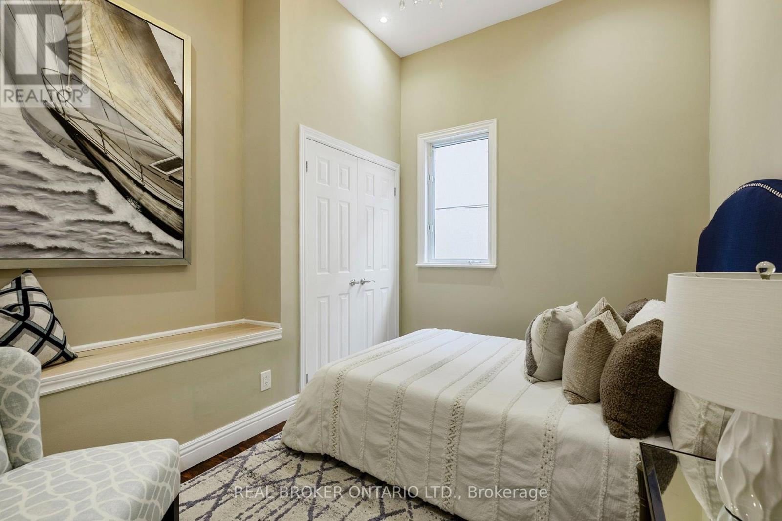 429 North Lake Road, Richmond Hill, Ontario  L4E 3A7 - Photo 11 - N13626912