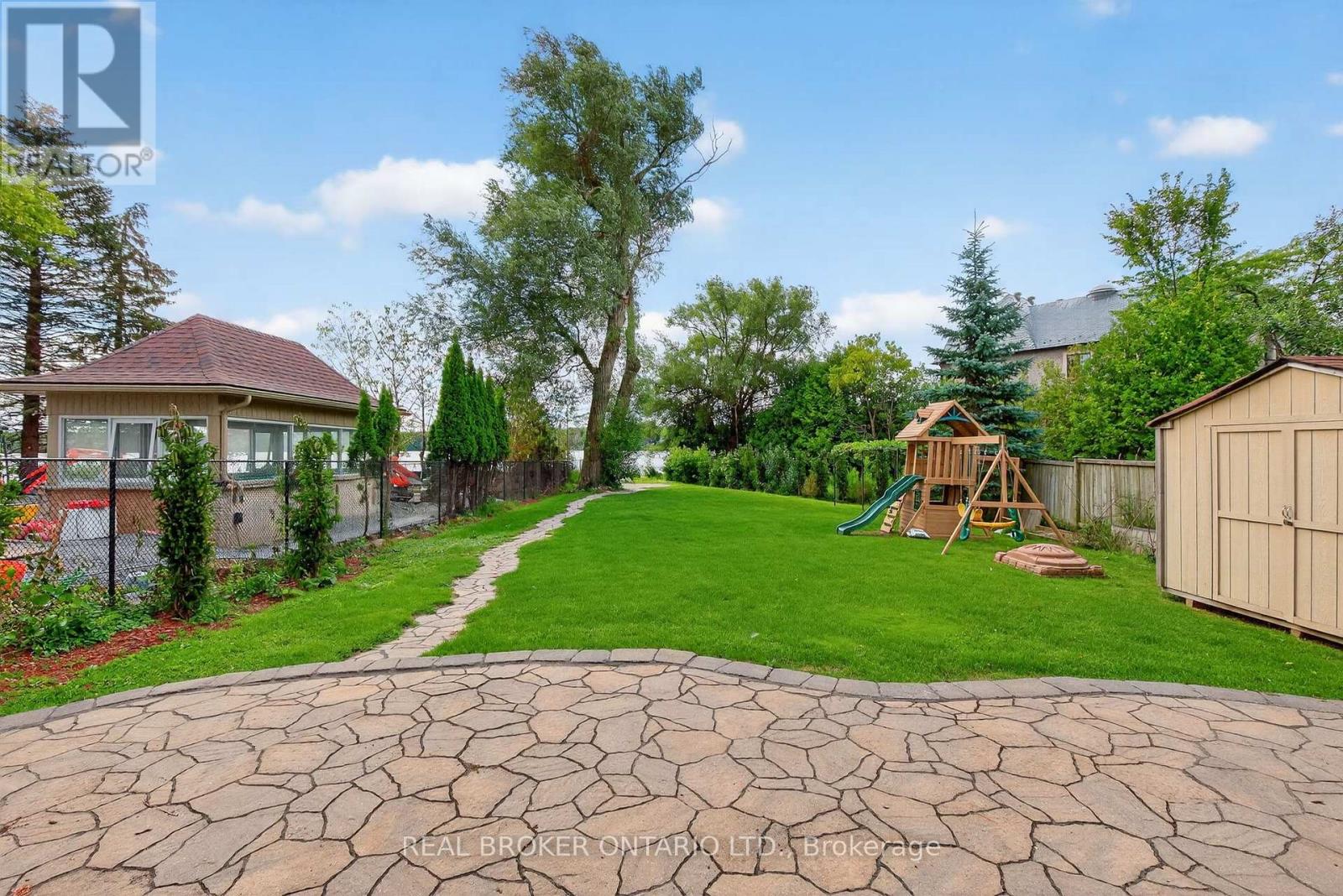429 North Lake Road, Richmond Hill, Ontario  L4E 3A7 - Photo 43 - N13626912