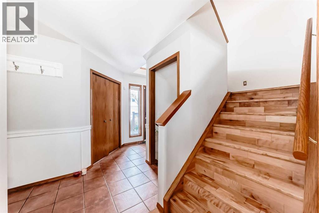 49 Applewood Court SE, Calgary, Alberta  T2A 7P7 - Photo 14 - A2331770