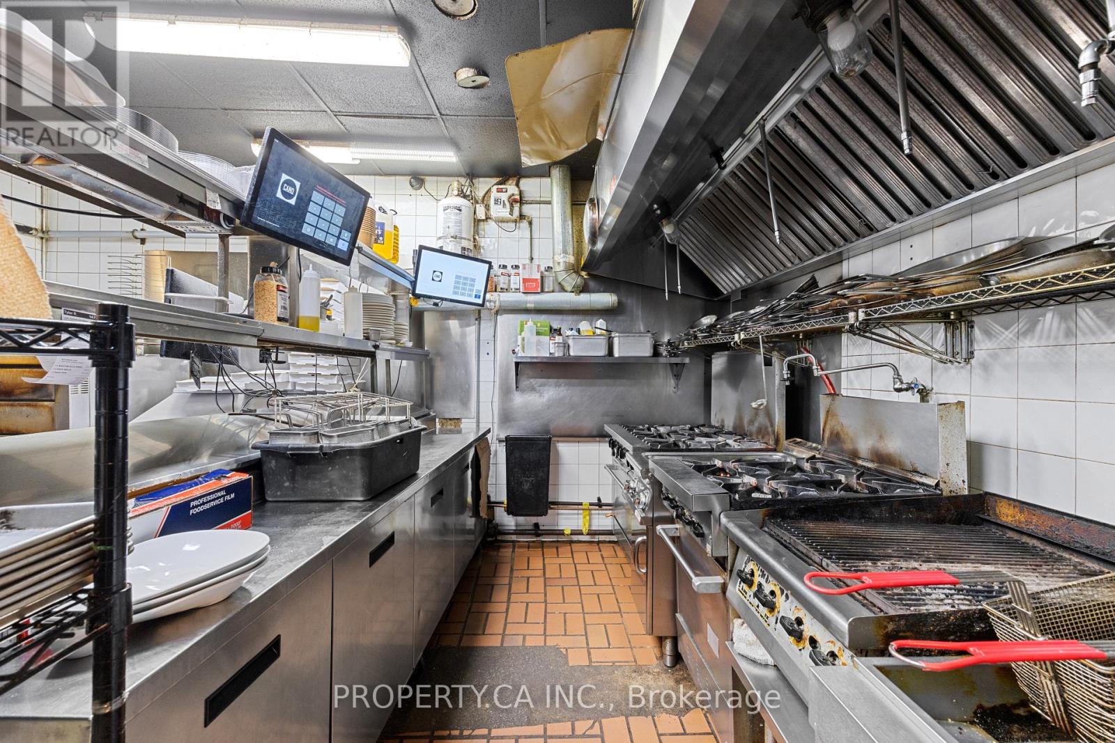 1108 ST CLAIR AVENUE W, Toronto, Ontario
